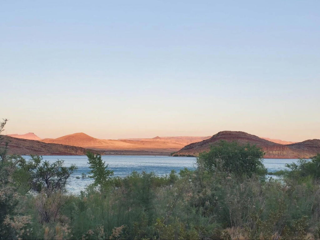 Scenic sunset views at Quail Creek State Park