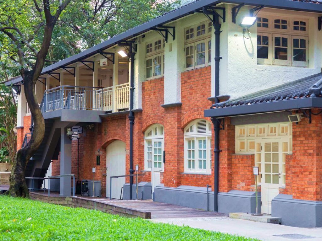 Exterior view of the Red-brick building at Oi