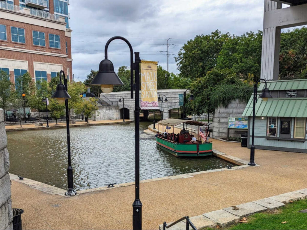 A tour boat at the riverfront