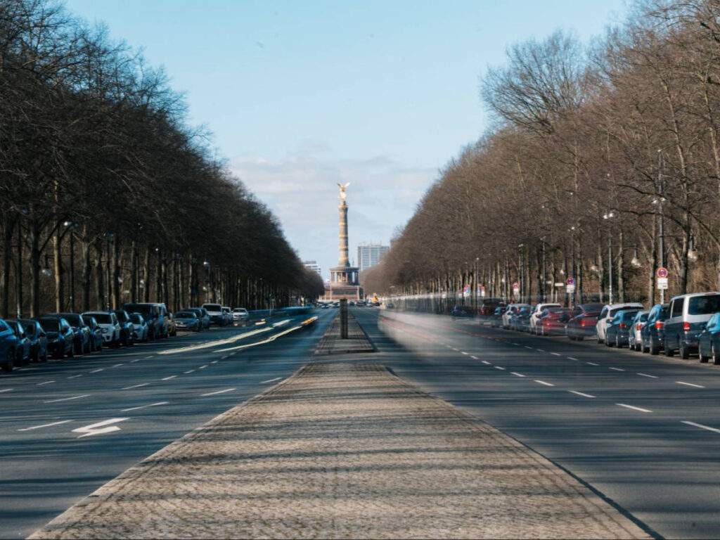 View of the road leading through the Tiergarten to the Siegessäule