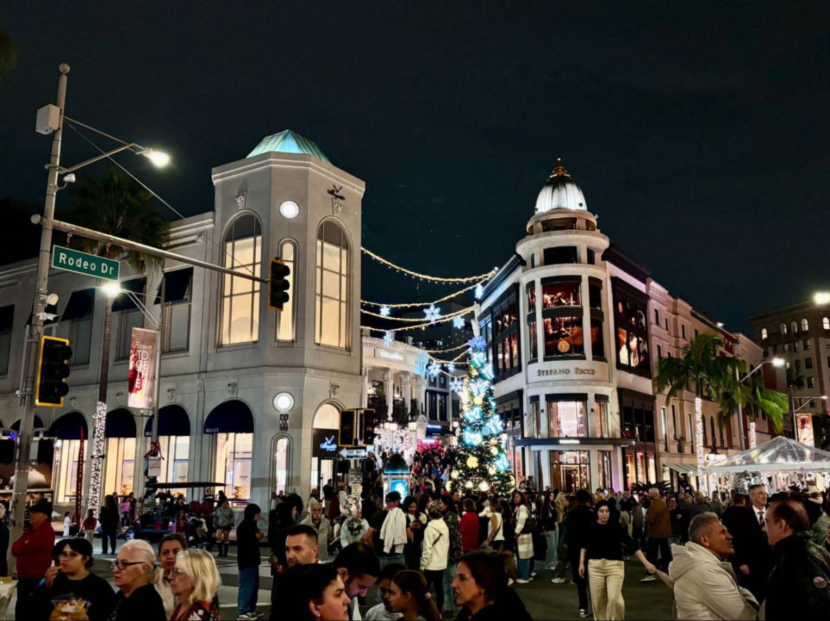 View of the crowd at the Rodeo Drive during the holidays at night