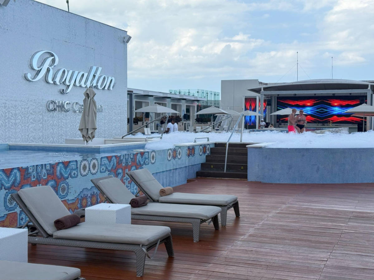The rooftop pool in Royalton CHIC Cancun