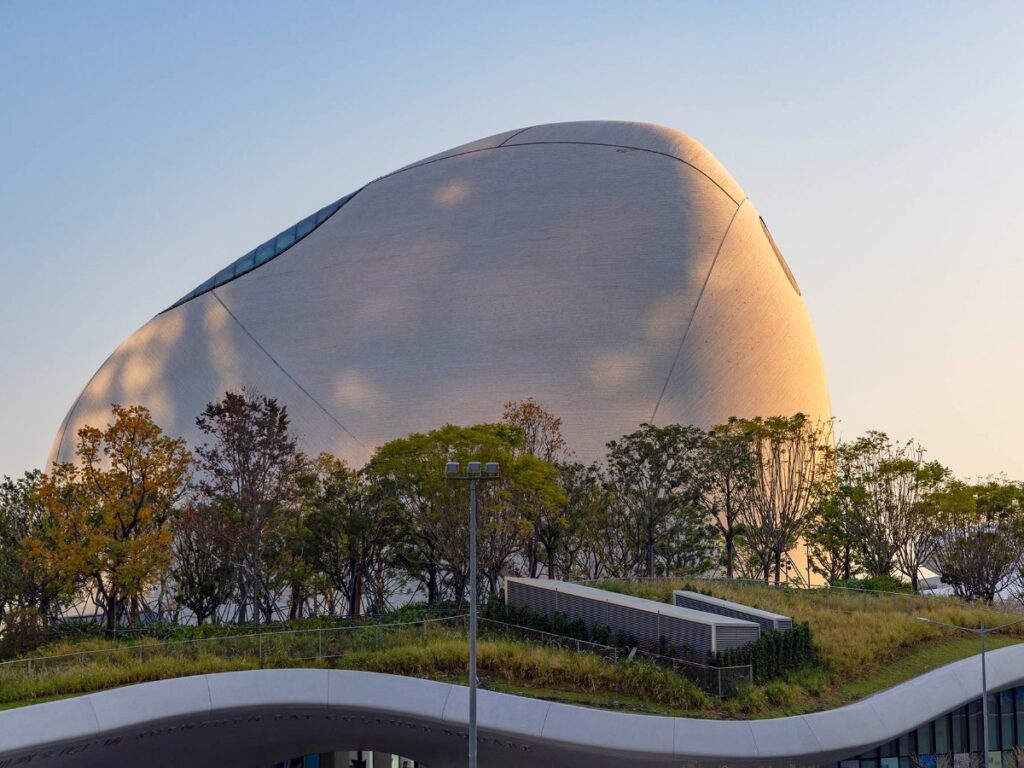 Exterior view of the exhibition hall of Shenzhen Bay Culture Square