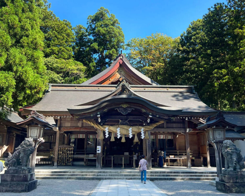 Facade of the Shirayama Hime Jinja Shrine