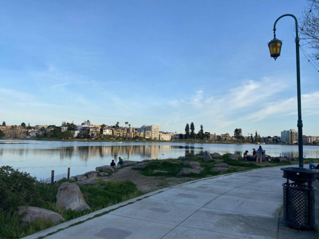 Panoramic skyline views from the shorefront of Lake Merritt