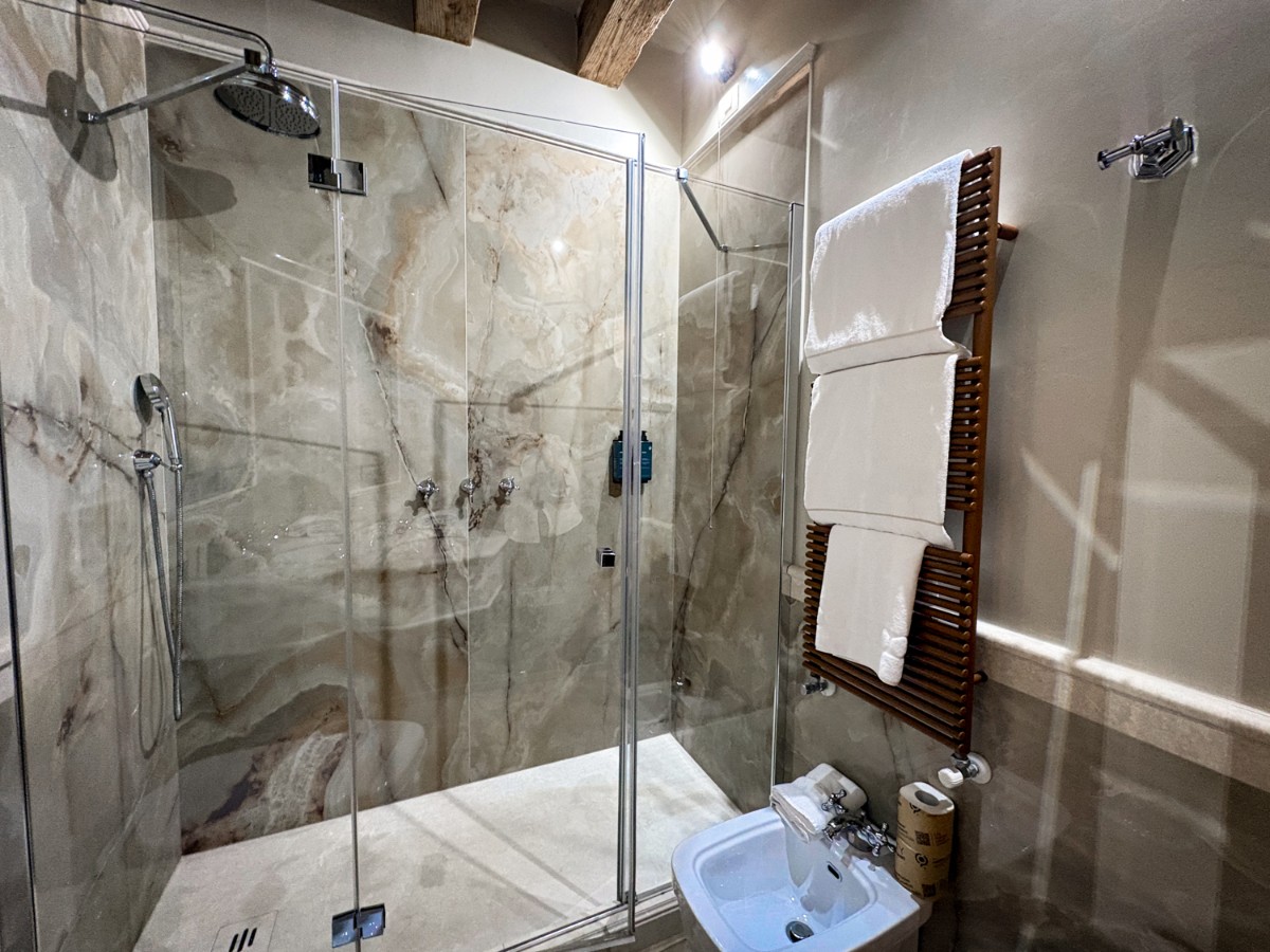 View of the Shower at Palazzo Priuli