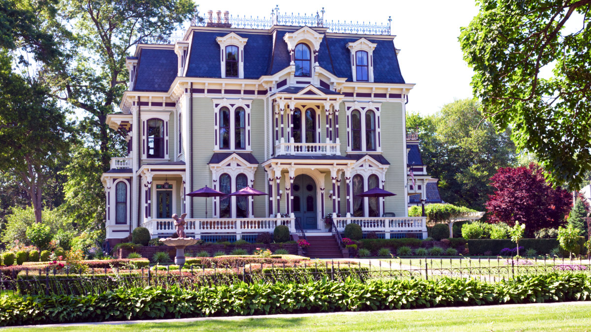 Exterior view of the Silas Robbins House