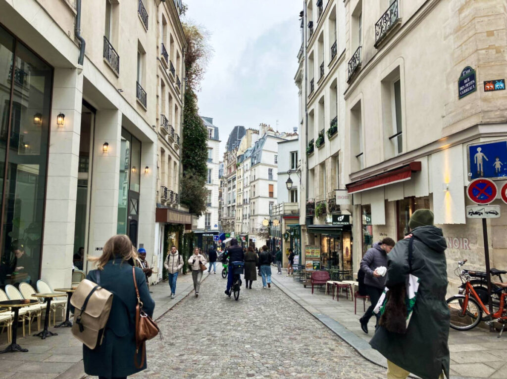 People walking through “Silicon Sentier” in Le Mail quarter