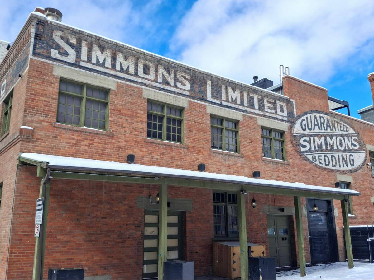 The historic building of Simmons