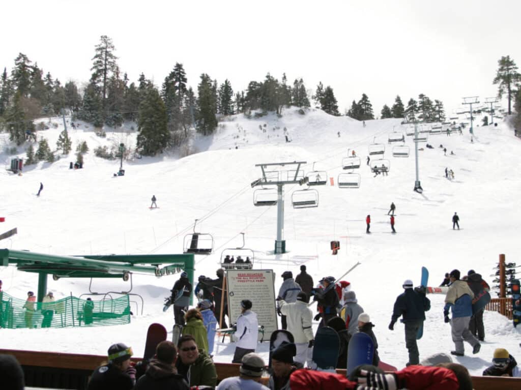 View of the skiers at the bottom of the ski lift in Big Bear Mountain Resort 