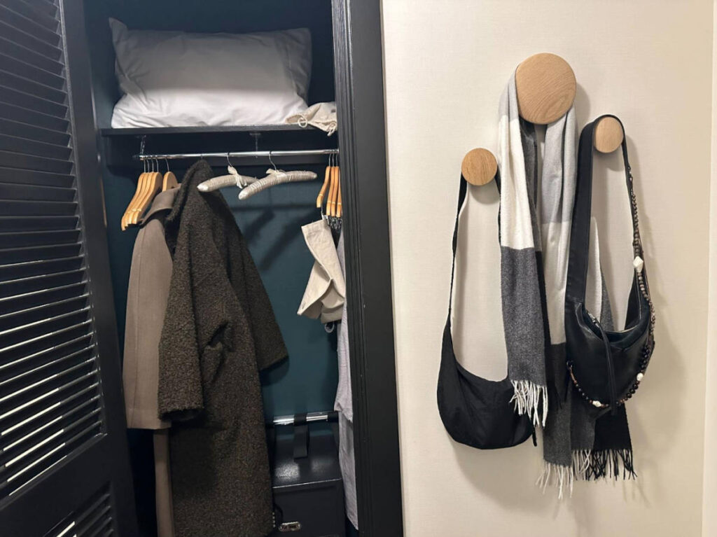 A small cabinet at the entrance of the suite in L7 Chicago by Lotte