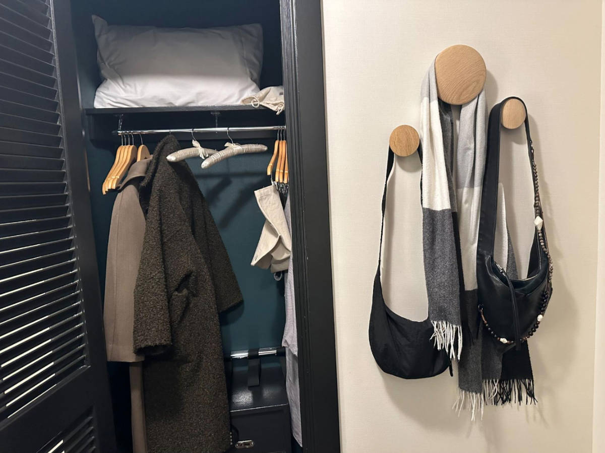 A small cabinet at the entrance of the suite in L7 Chicago by Lotte
