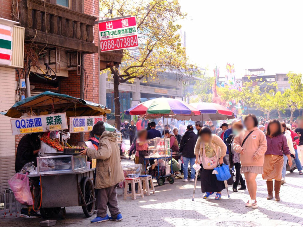 View of street vendors in Wanhua neighborhood