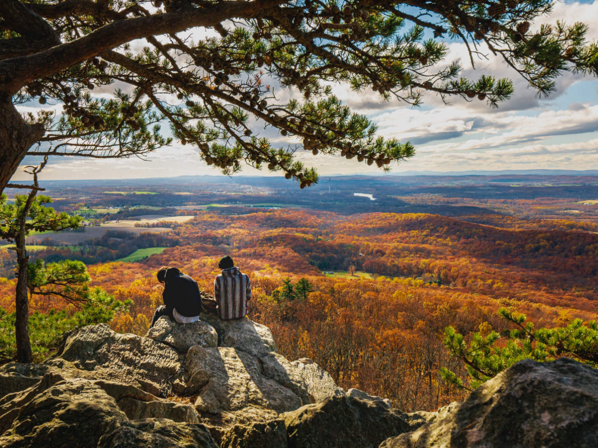 Overlooking view from the Sugarloaf Mountain