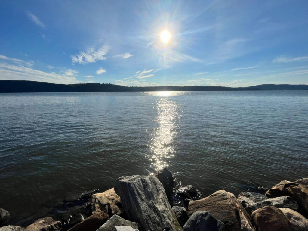 Scenic view of the sunshine over the Hudson River