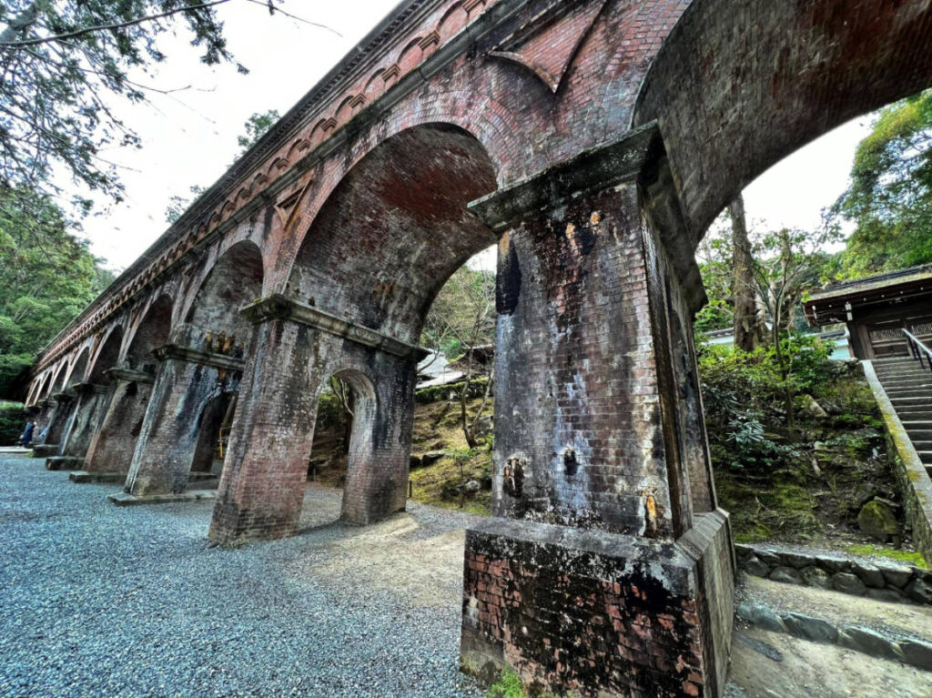 View of the traditional architecture in Suriokaku Aqueduct