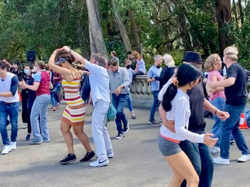 Dance lessons at the Lindy in the Park