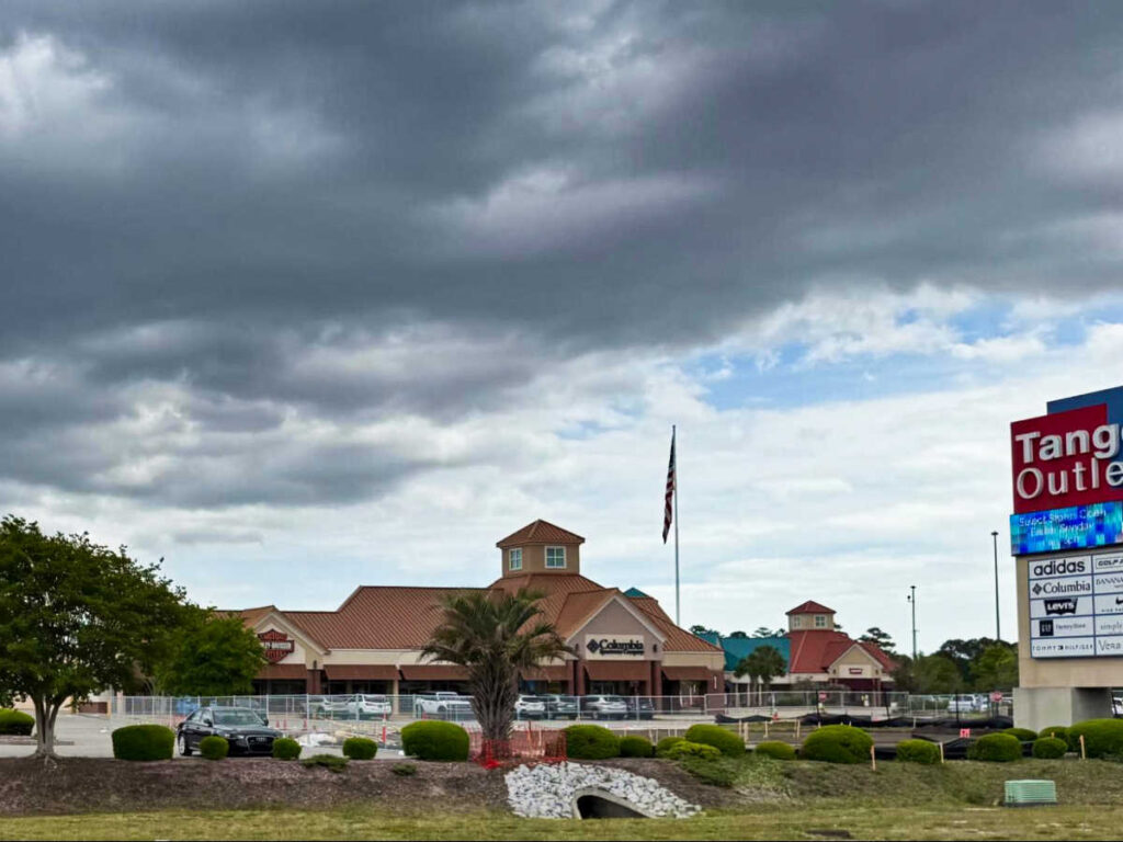 Panoramic view of the Tanger outlet on Hwy 501
