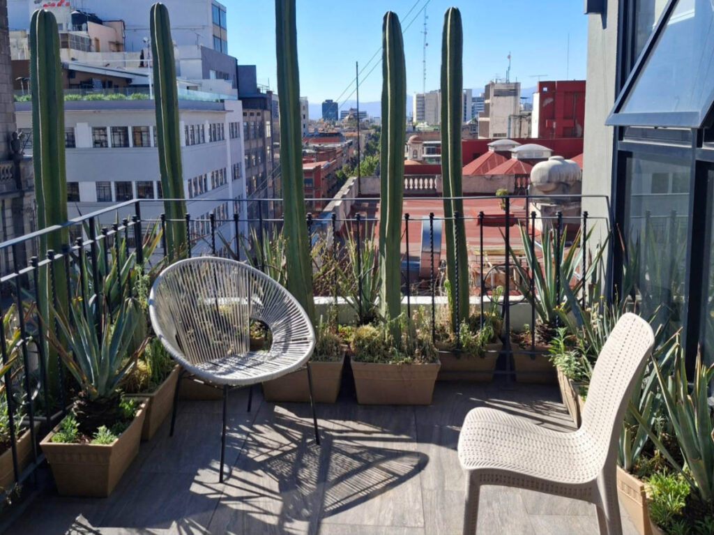View of the corner of the terrace at Hotel Principal