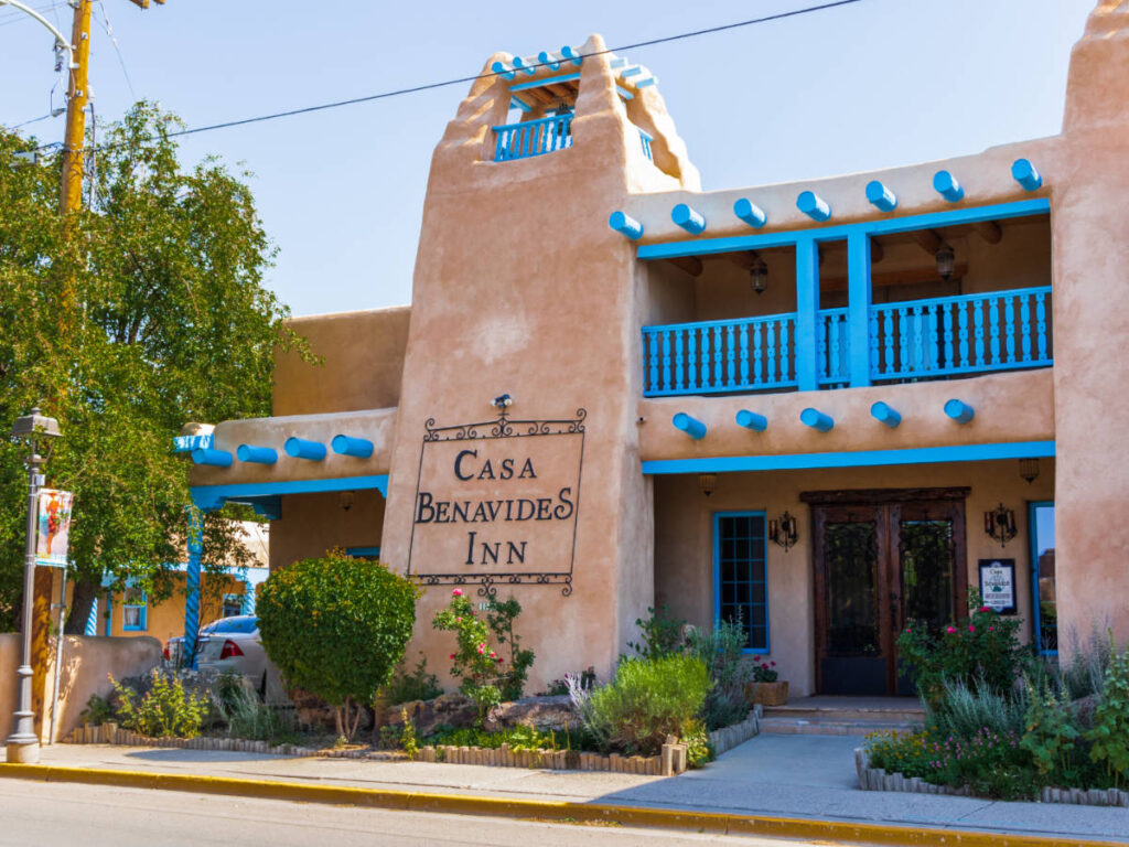 The Casa Benevides Inn from the outside