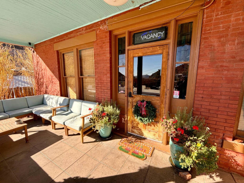 View at the entrance to the Oliver House