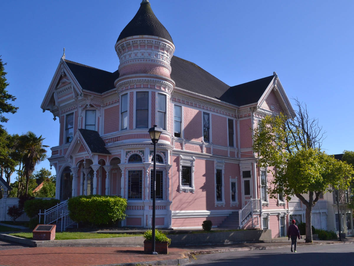 View outside The Pinc Lady Mansion
