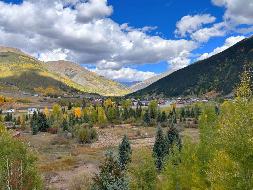 View of houses from afar at the Silverton town