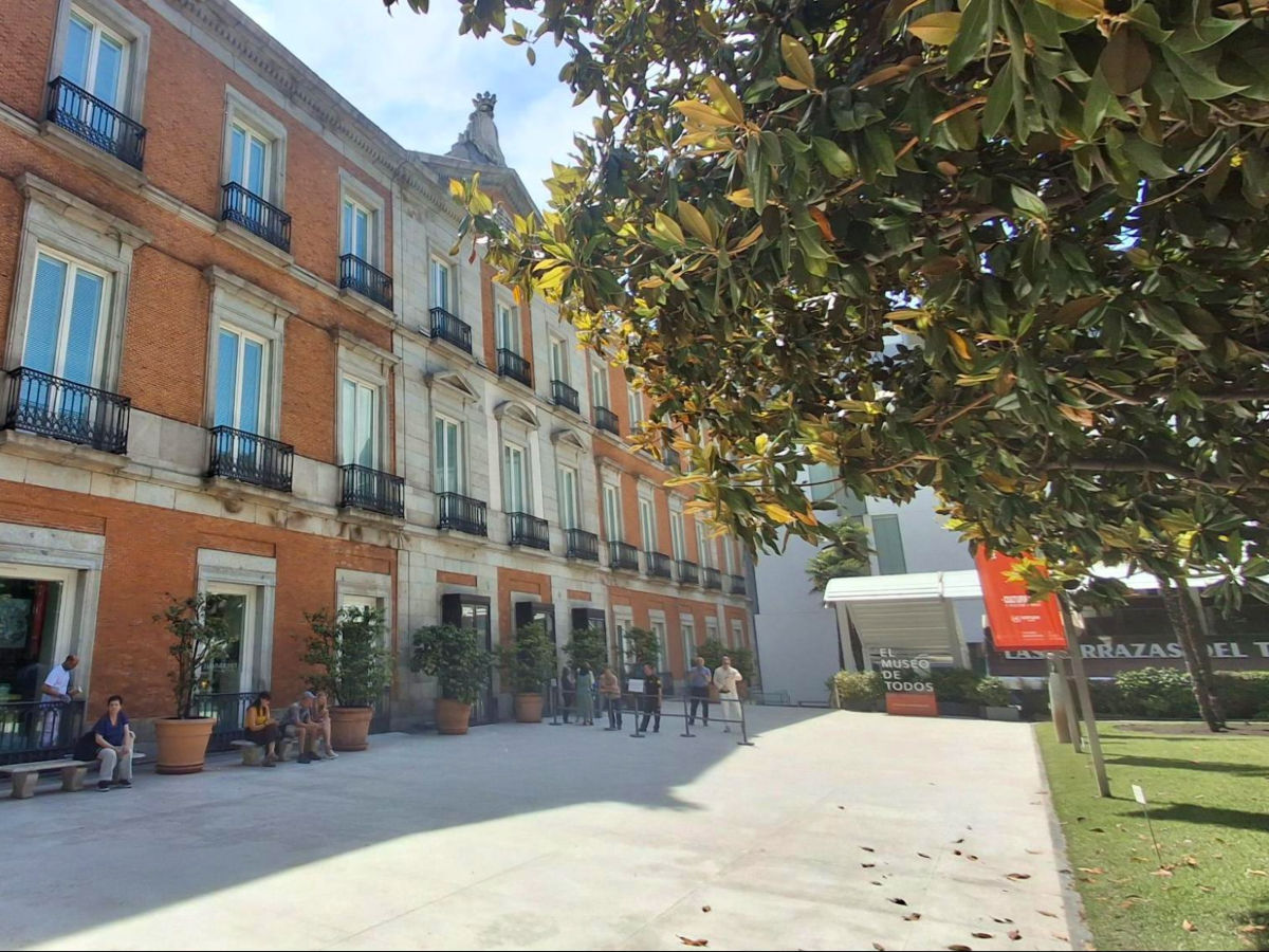 View outside the Thyssen-Bornemisza Museum