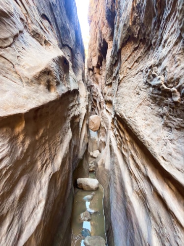 View of the tight slot canyon in Goblin Valley