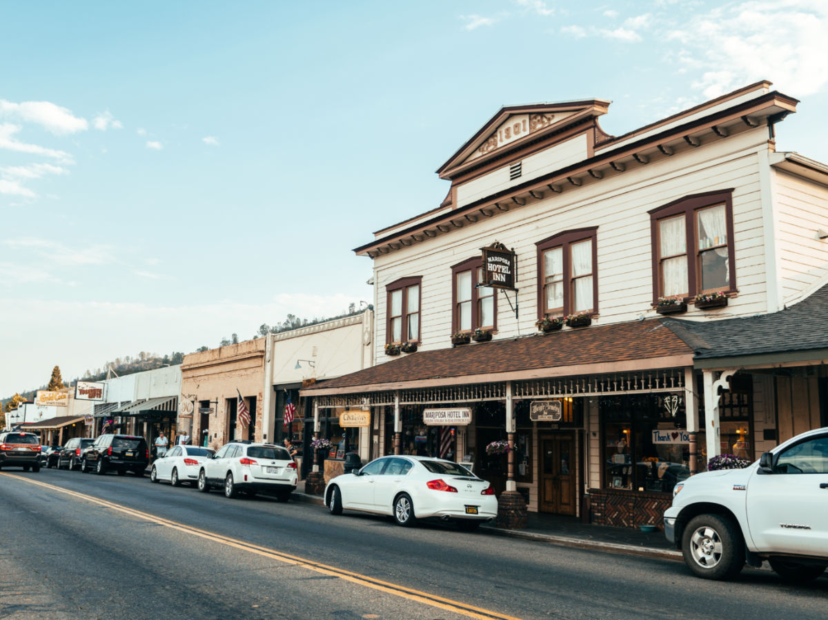 View of the main street in Mariposa