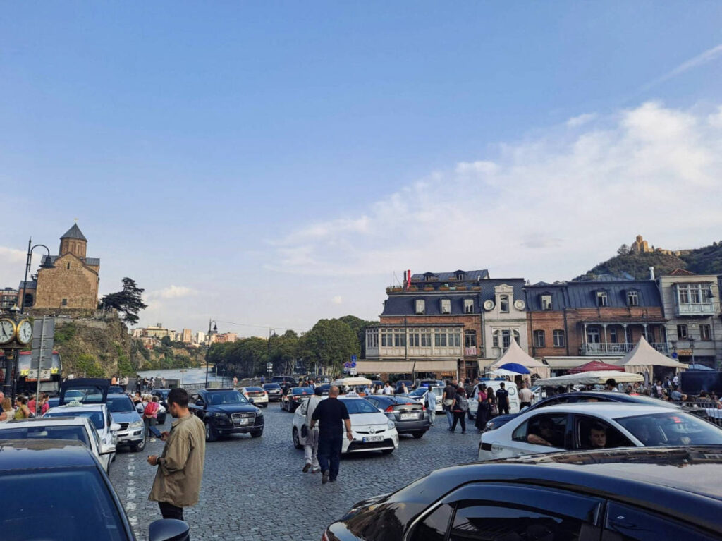 View of cars and people at the Vakhtang Gorgasali Square