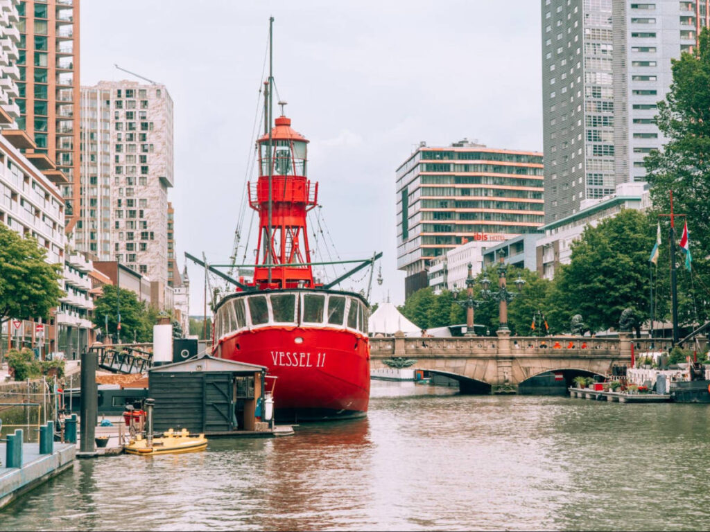 The Vessel II restaurant on the water in Rotterdam 