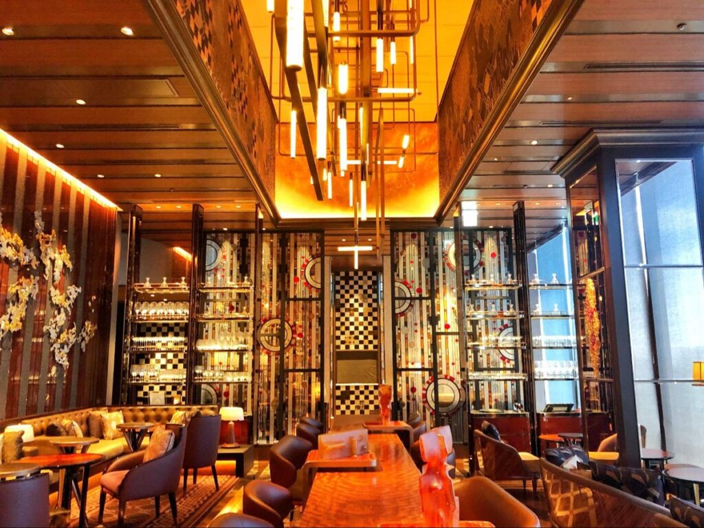 View inside Virtu