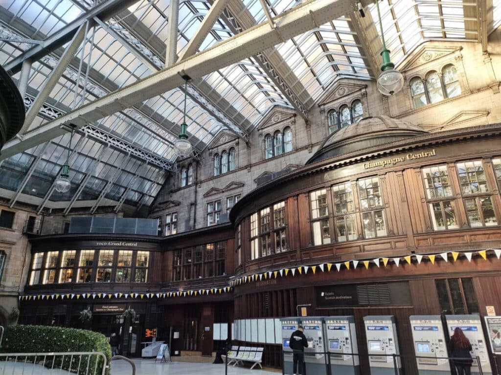 View of the champagne bar of Voco Grand Central