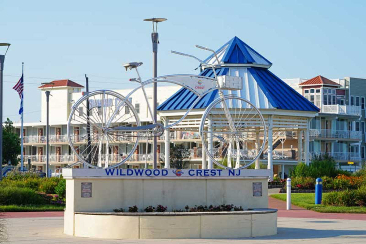 View of the Wildwood Crest signage