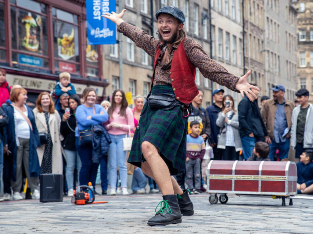 The performer Yann Elvis, performing at the Fringe