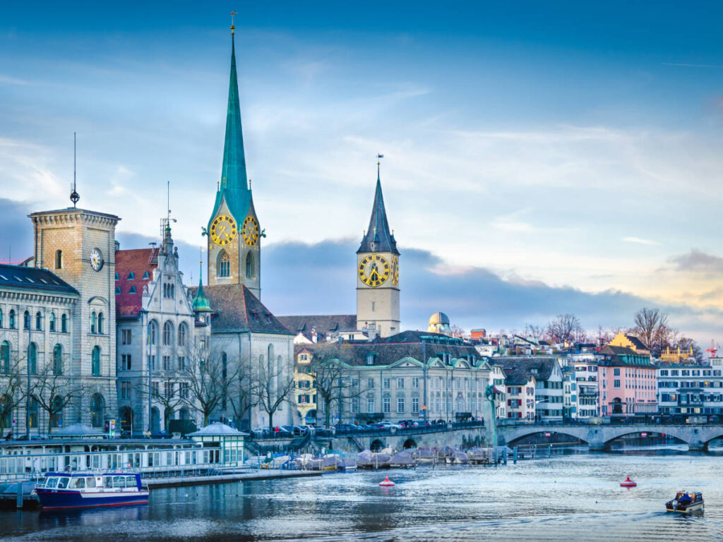 Panoramic view of the lake and town in Zurich in winter