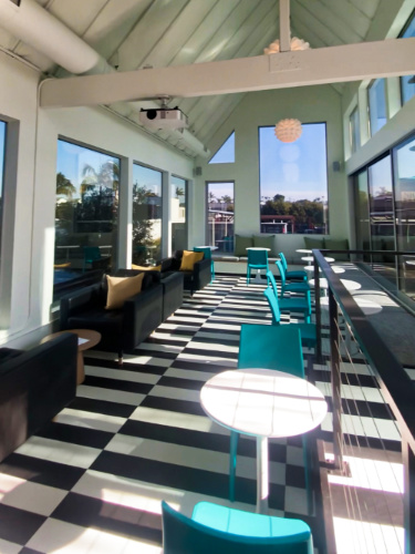View of the interior and seating area of Jess at nido d’amore lounge